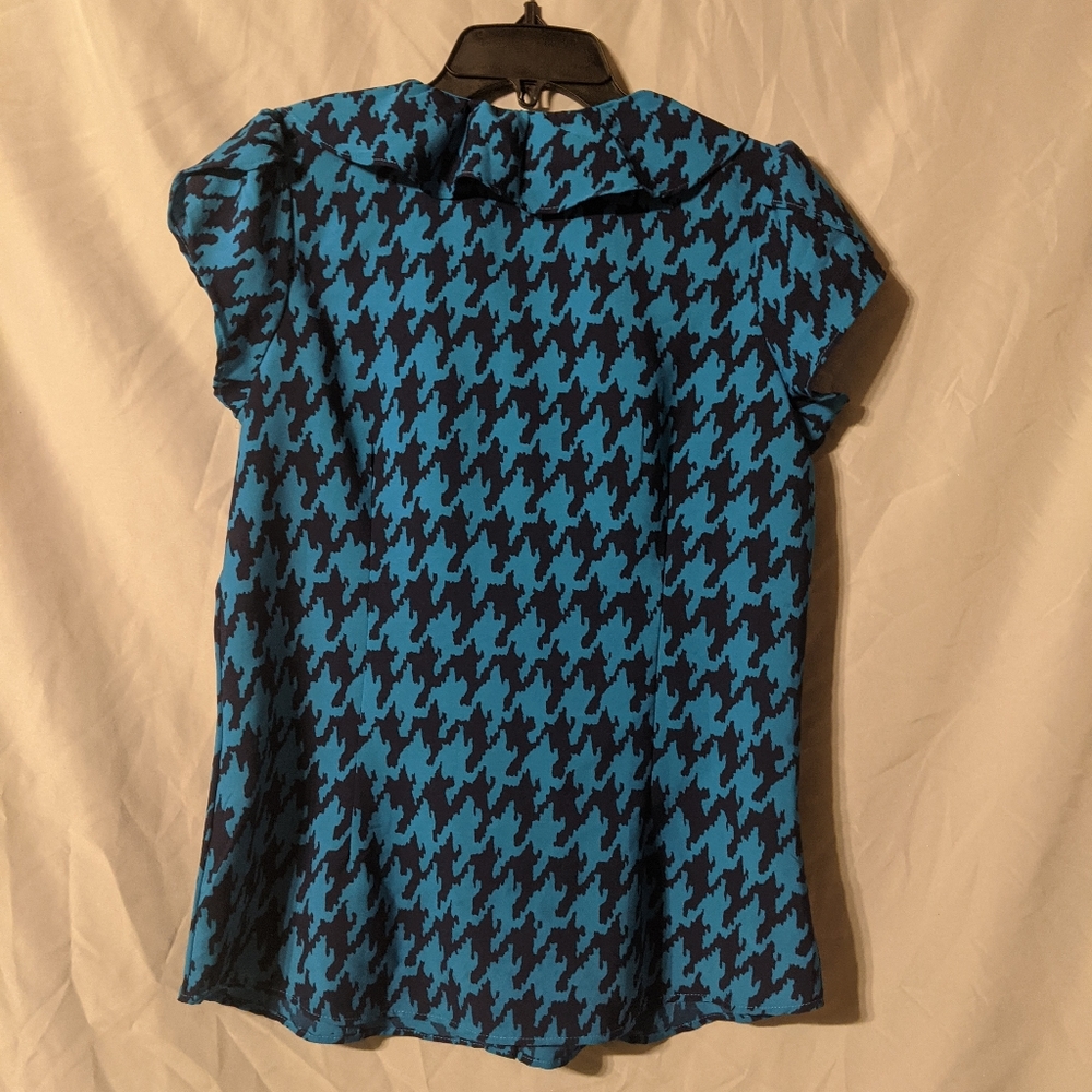 Button down blouse - Picture 2 of 5
